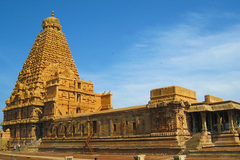 Madurai to Thanjavur 1 Day Tour Package